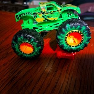 2021 Hot Wheels Monster Truck GUNKSTER  Demolition Doubles Mattel. 1:64 scale.